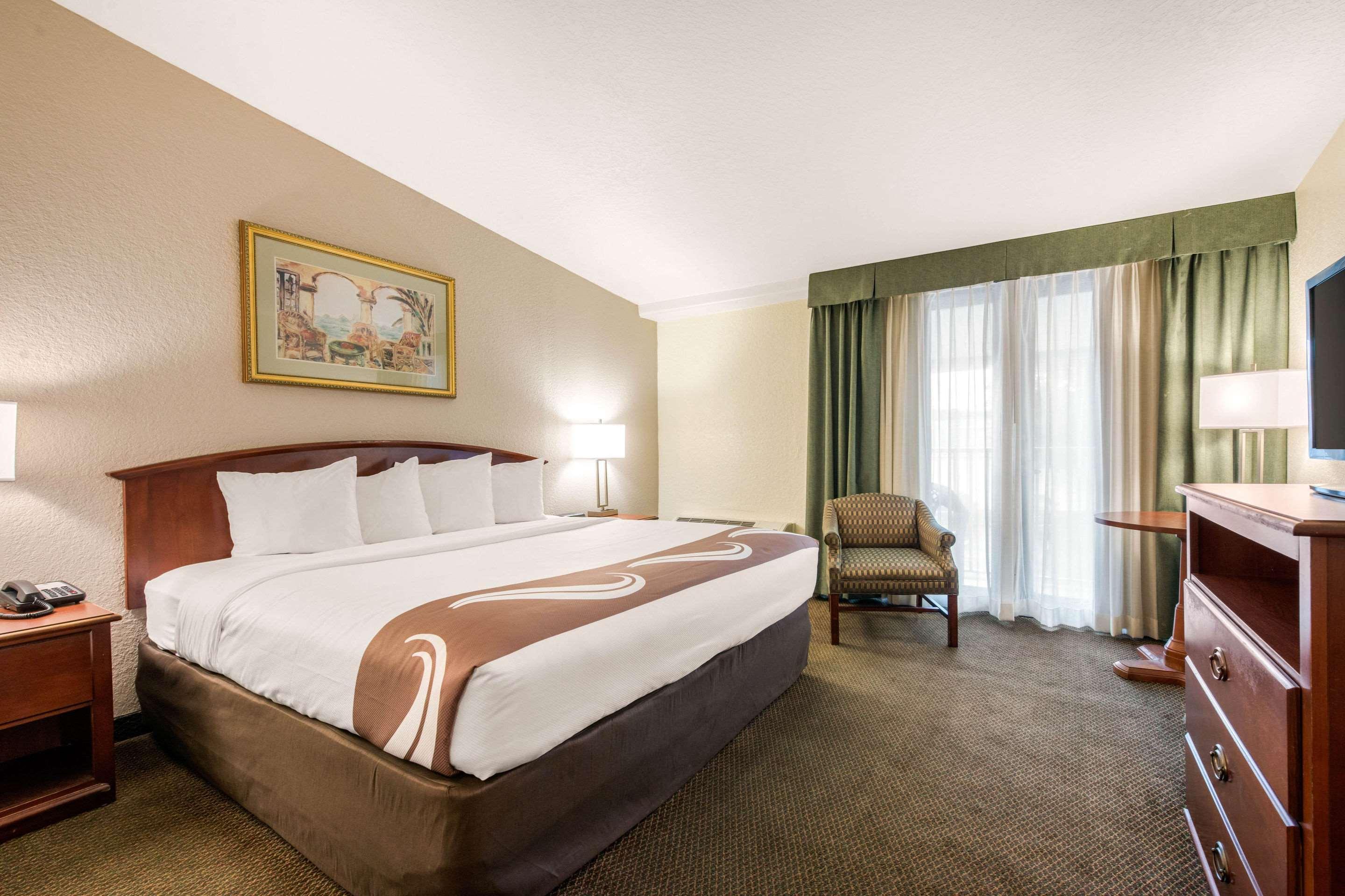 Quality Inn & Suites Tarpon Springs South Exteriör bild