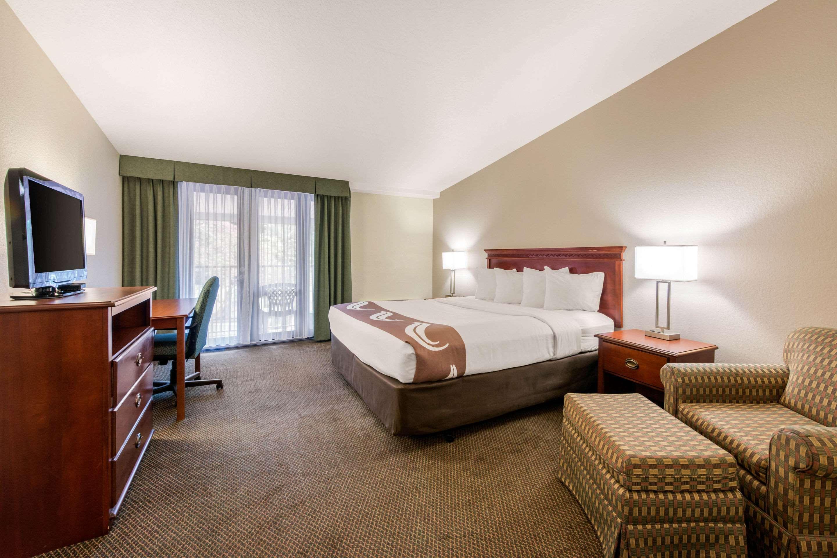 Quality Inn & Suites Tarpon Springs South Exteriör bild