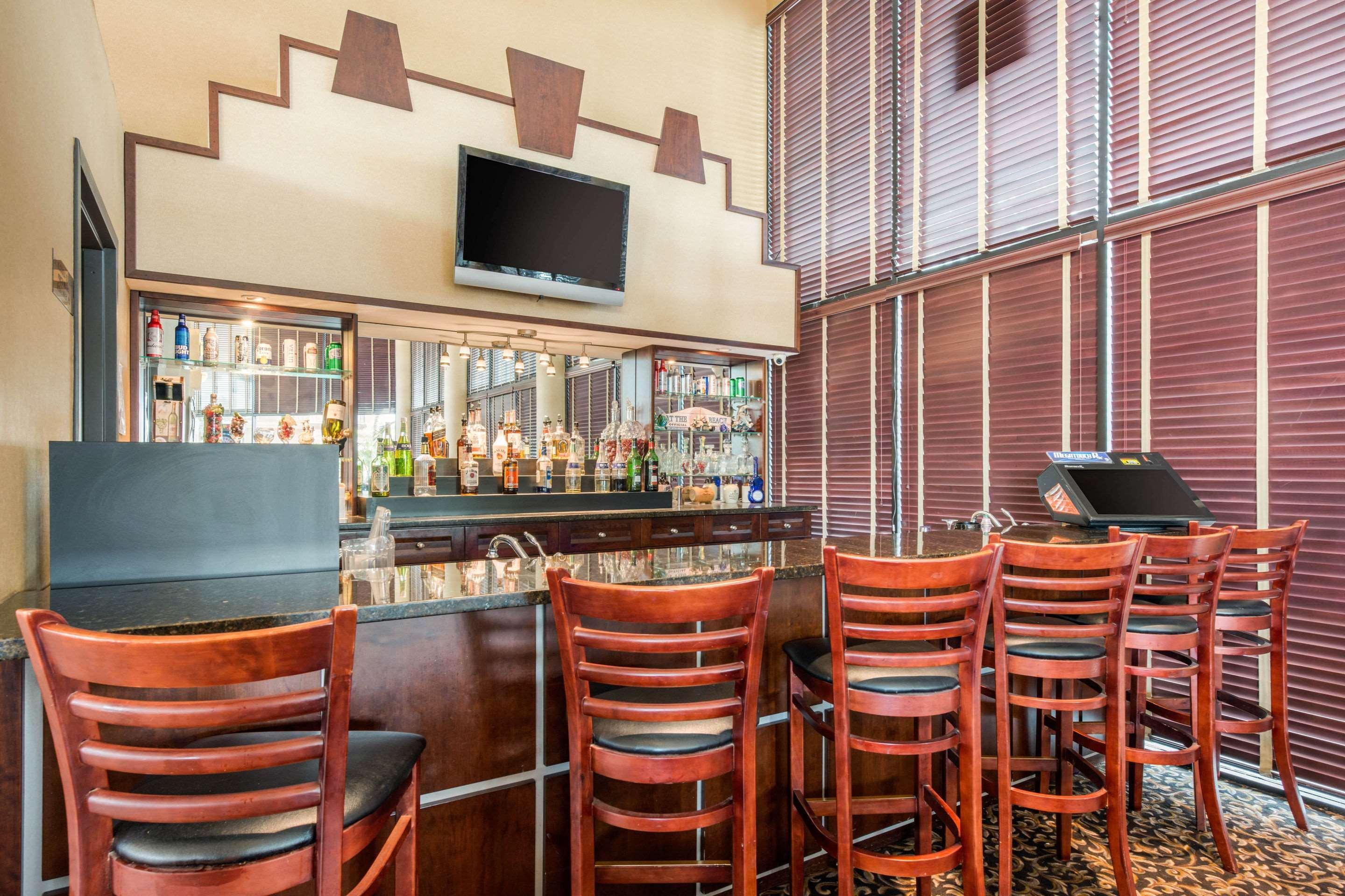 Quality Inn & Suites Tarpon Springs South Exteriör bild