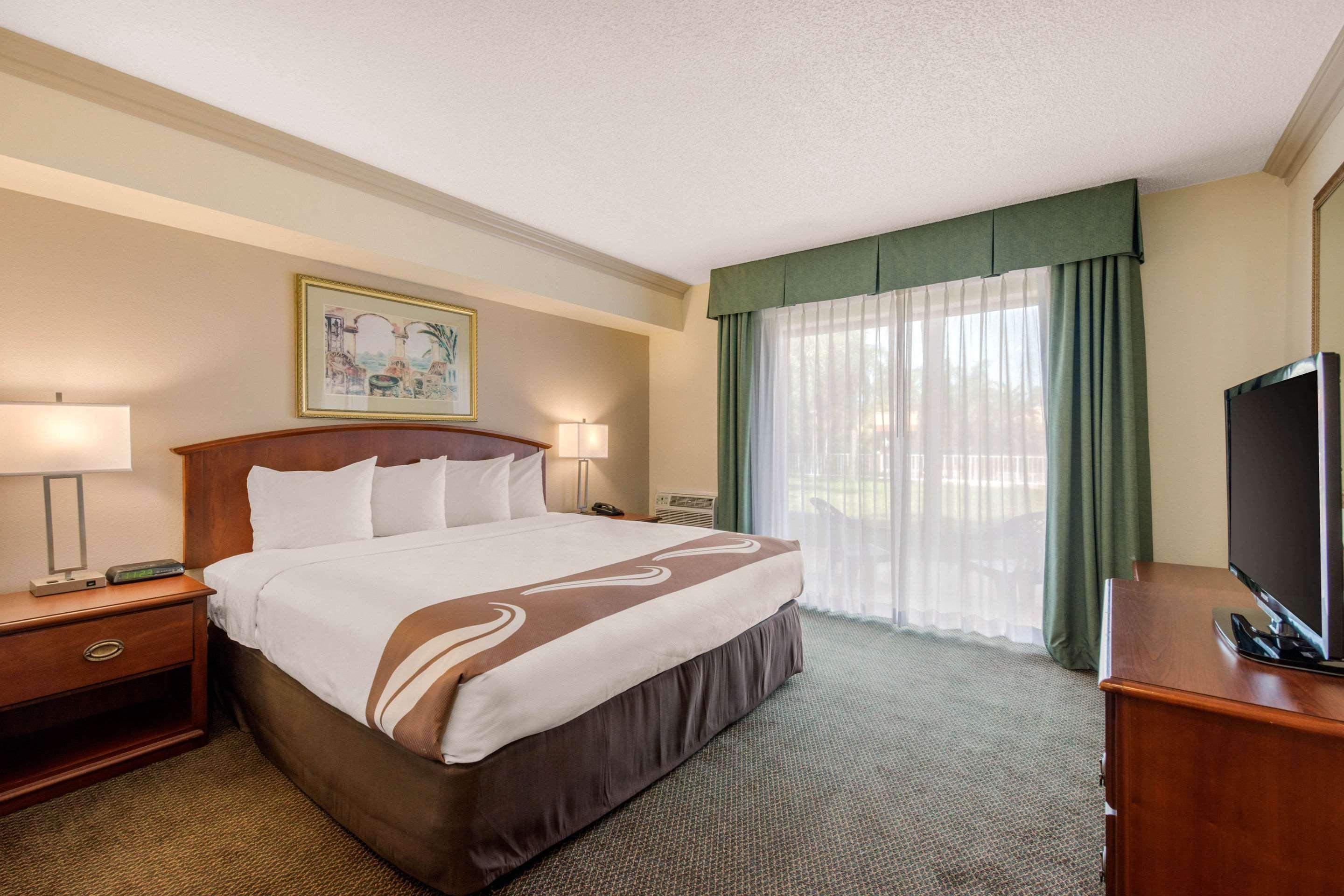 Quality Inn & Suites Tarpon Springs South Exteriör bild